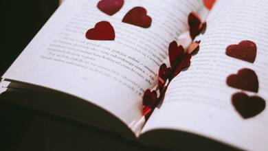 ۱۵ رمان عاشقانه که حتما باید بخوانید
